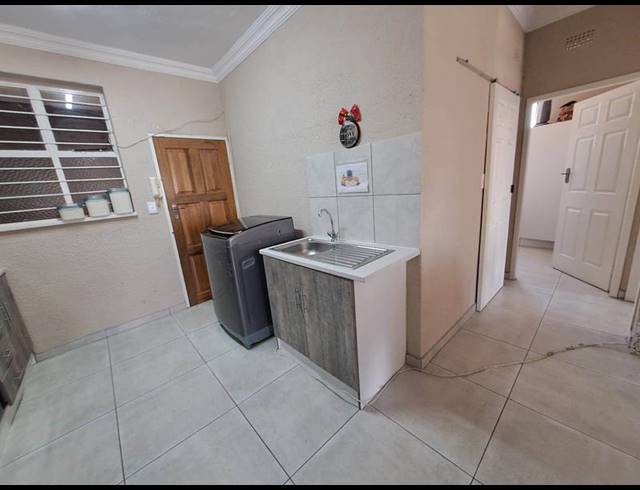 2 BEDROOM TOWNHOUSE FOR SALE IN NEW REDRUTH